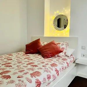  Apartamento Marinac3 Precioso Con Patio En El Centro Histórico De España